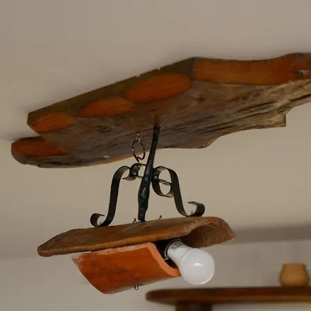 Vikend Kuca Mir 데스포토바츠